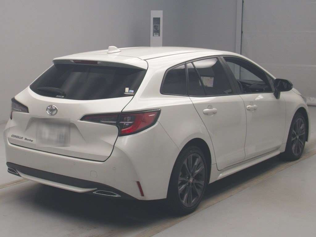 2020 Toyota Corolla Touring Wagon ZRE212W[1]