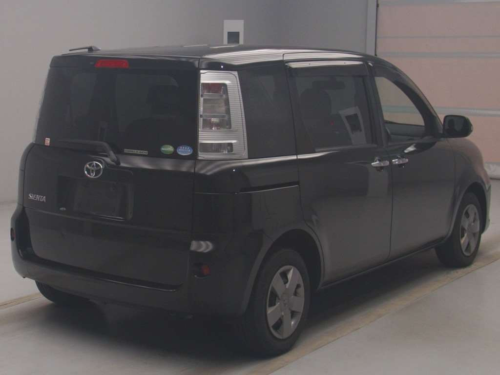 2013 Toyota Sienta NCP81G[1]