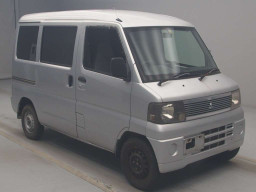 2001 Mitsubishi Minicab Van