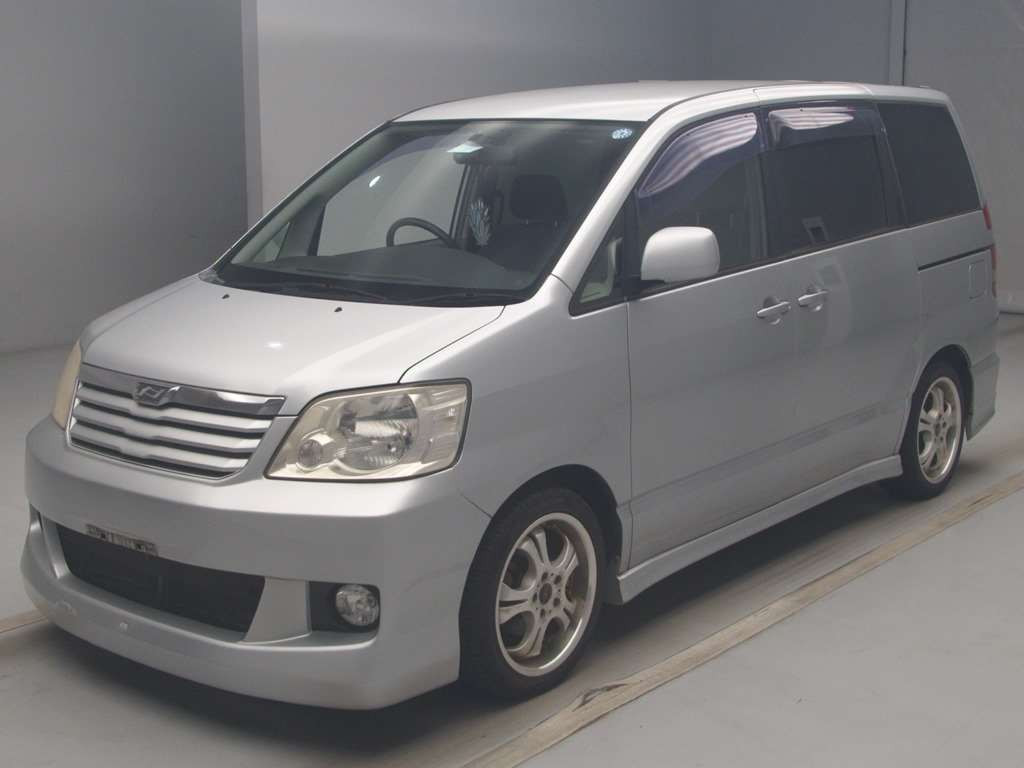 2003 Toyota Noah AZR60G[0]