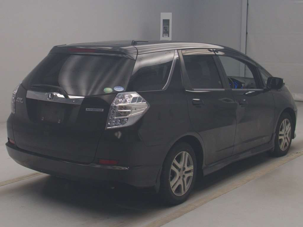 2012 Honda Fit Shuttle Hybrid GP2[1]