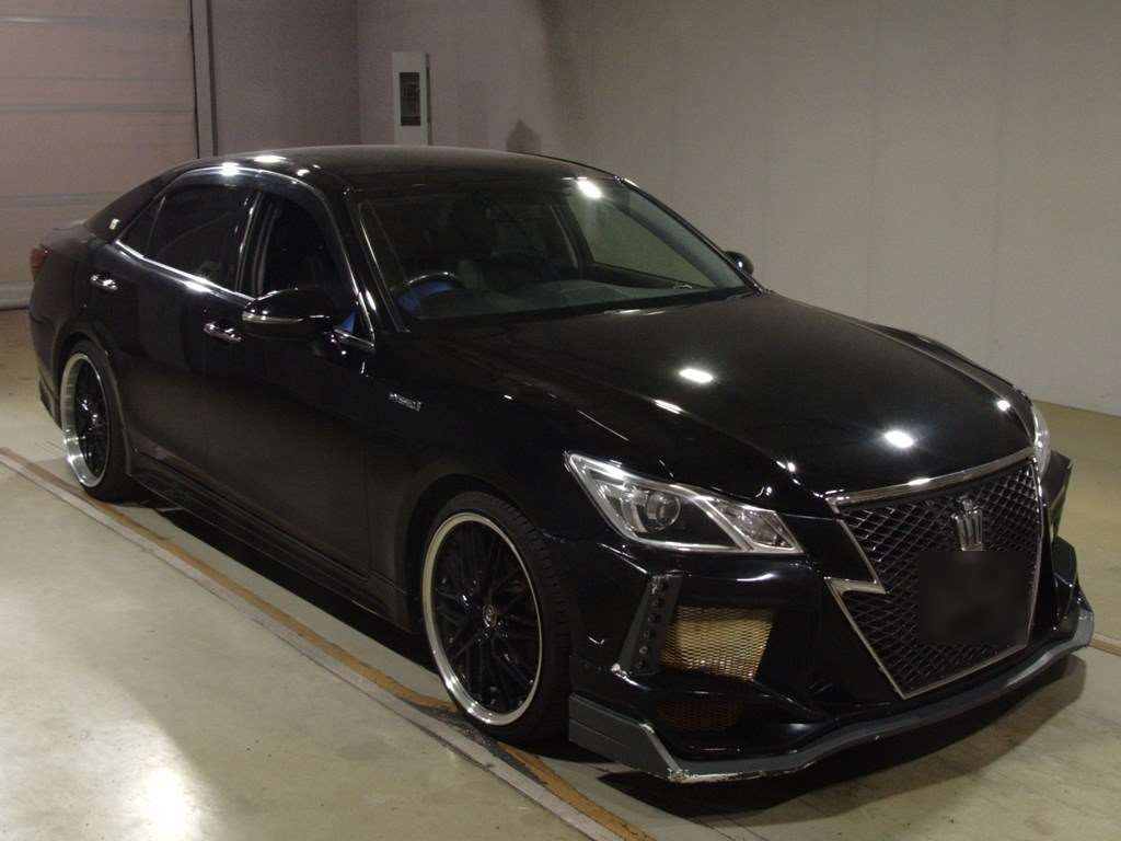 2013 Toyota Crown Hybrid AWS210[2]