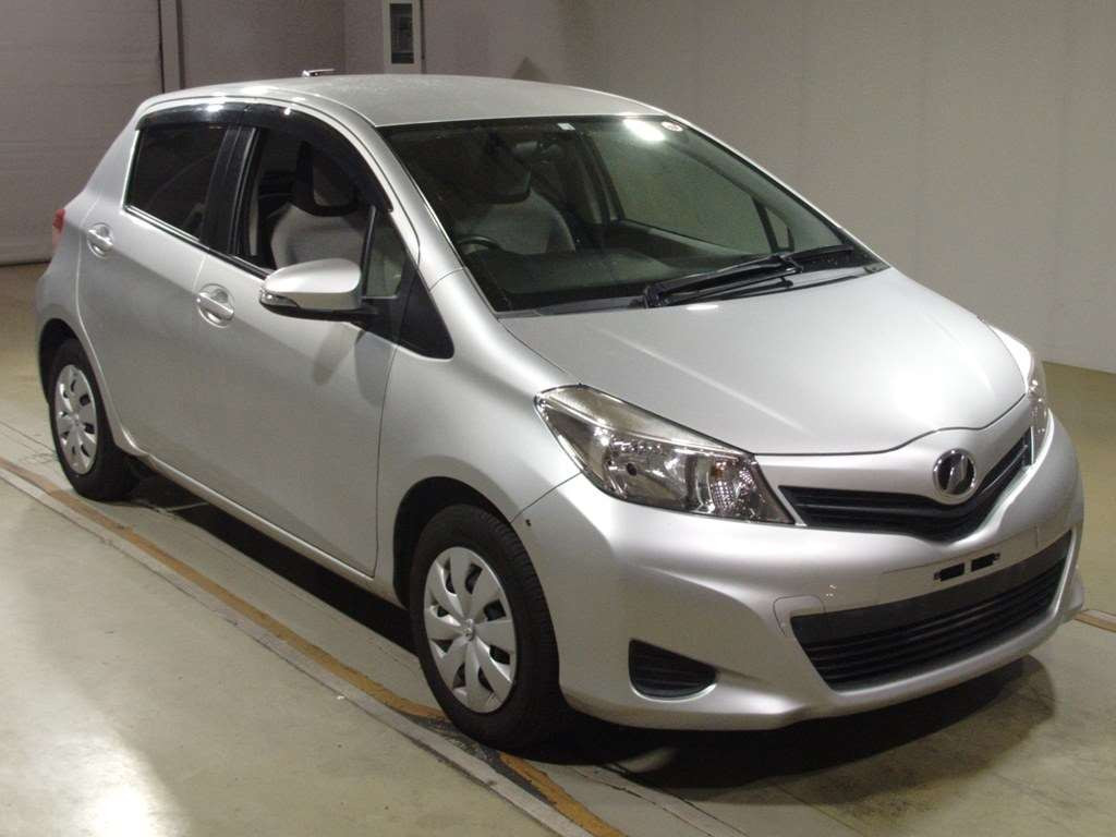 2012 Toyota Vitz NSP130[2]