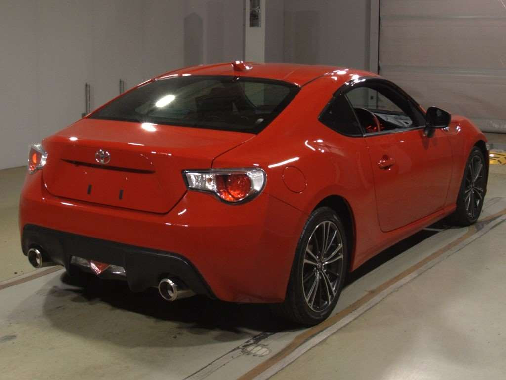 2013 Toyota 86 ZN6[1]