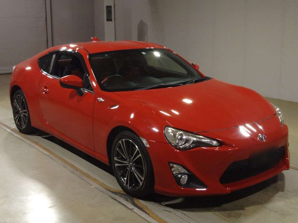 2013 Toyota 86 ZN6[2]