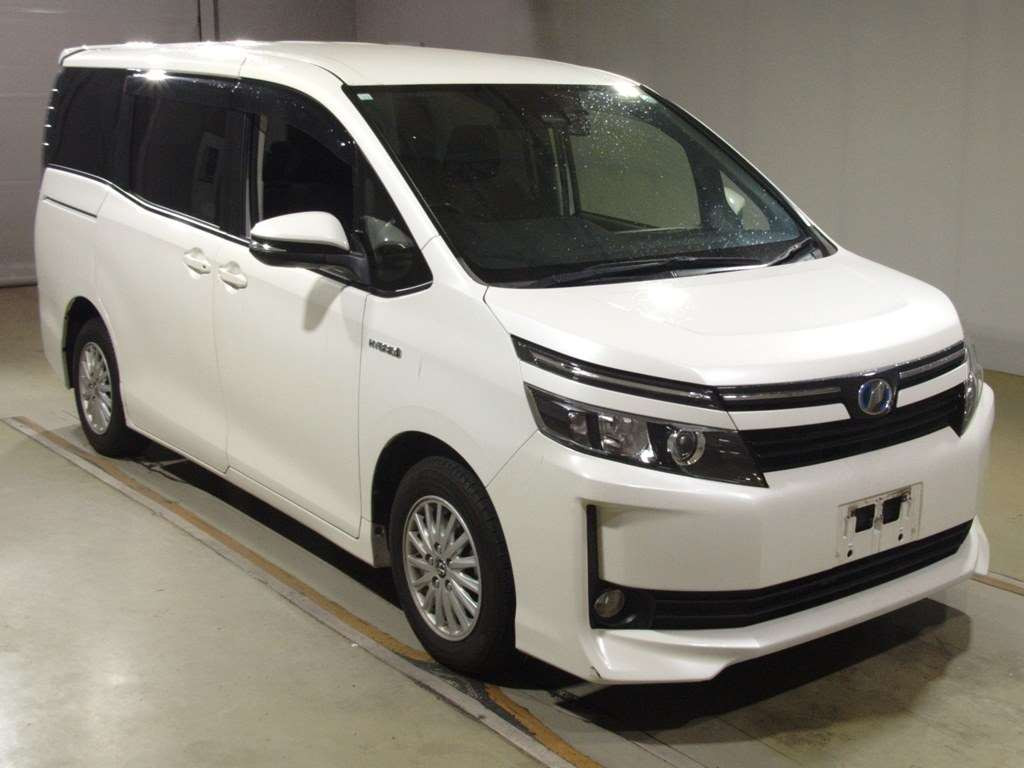 2016 Toyota Voxy ZWR80G[2]