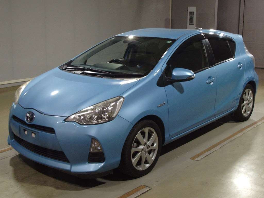 2013 Toyota Aqua NHP10[0]