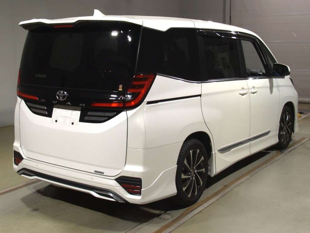 2022 Toyota Noah MZRA90W[1]