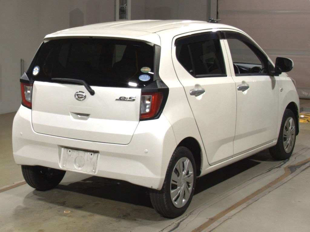 2017 Daihatsu Mira es LA360S[1]