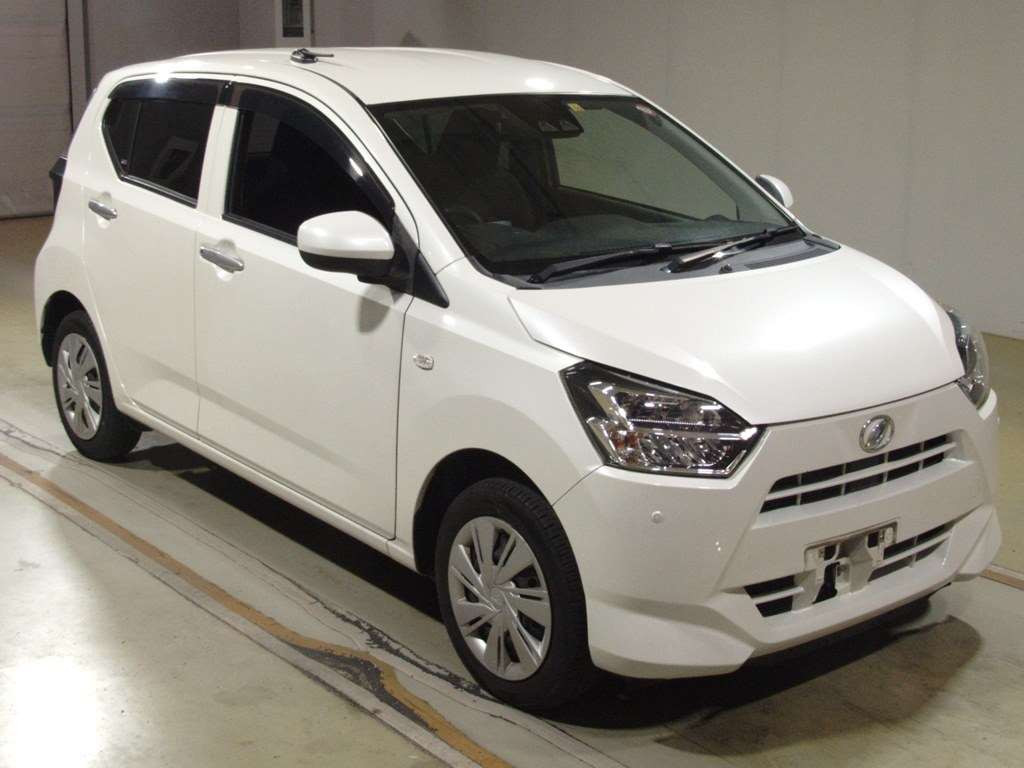 2017 Daihatsu Mira es LA360S[2]