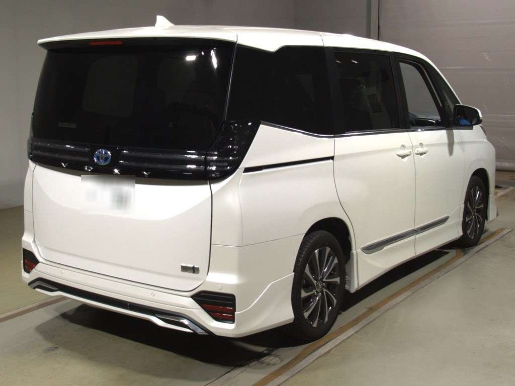 2023 Toyota Voxy ZWR90W[1]