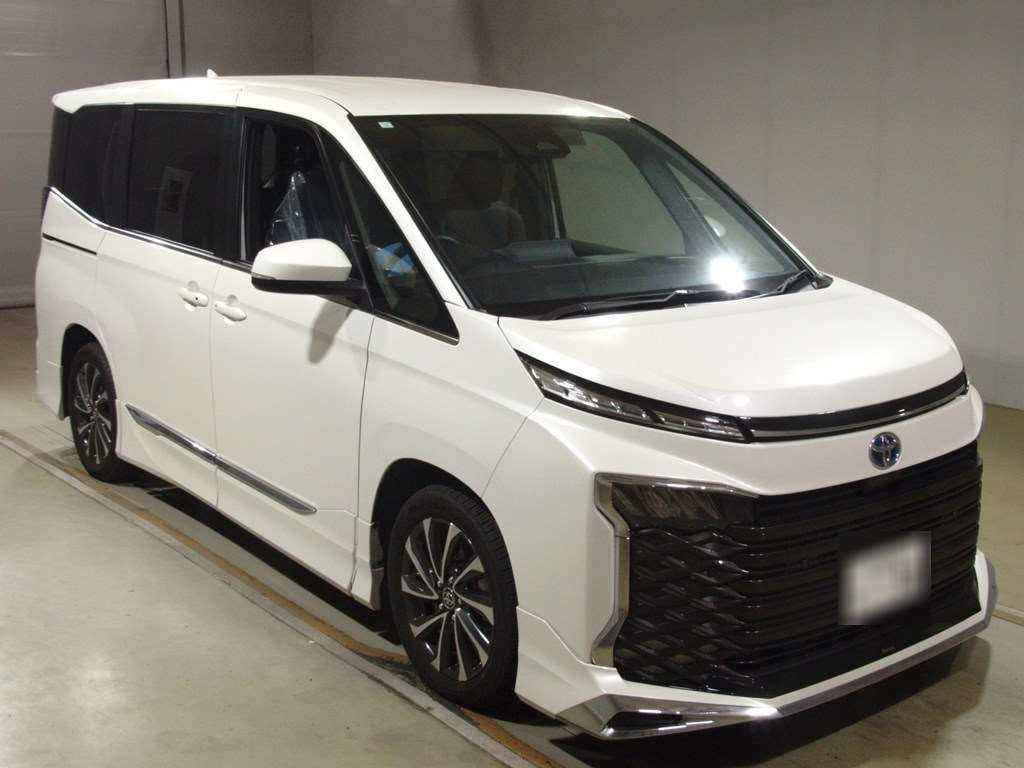 2023 Toyota Voxy ZWR90W[2]