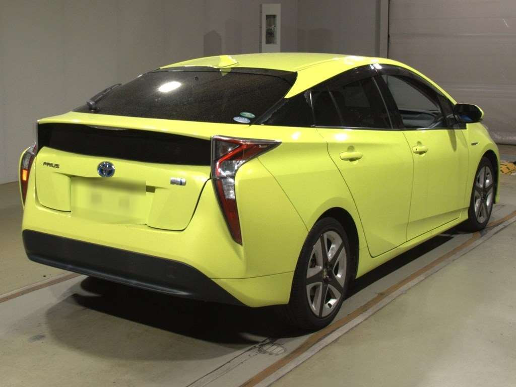 2015 Toyota Prius ZVW50[1]