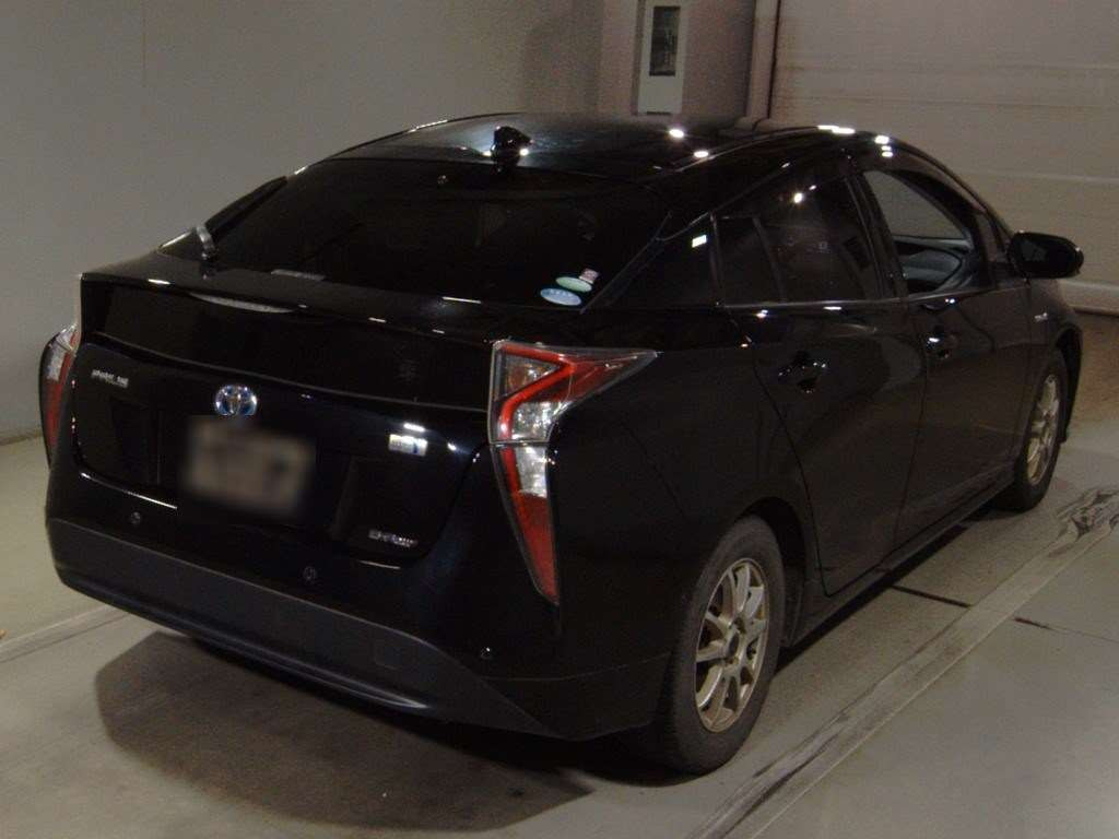 2018 Toyota Prius ZVW55[1]