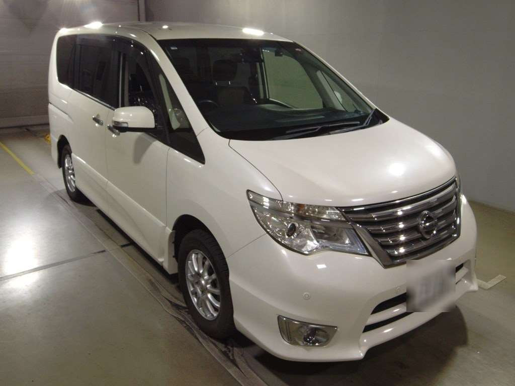 2014 Nissan Serena FNC26[2]