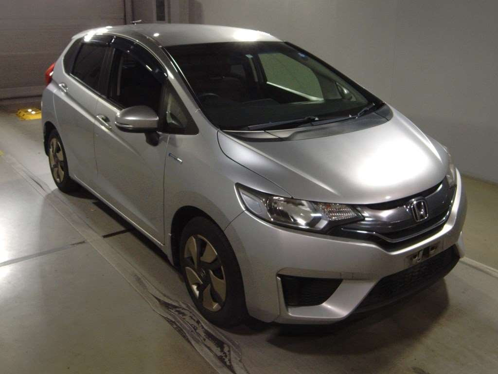 2013 Honda Fit Hybrid GP5[2]