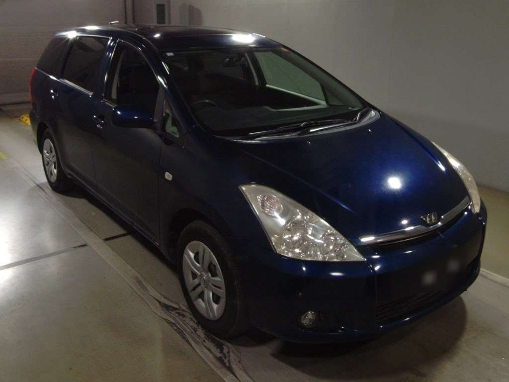 2004 Toyota Wish ZNE10G[2]