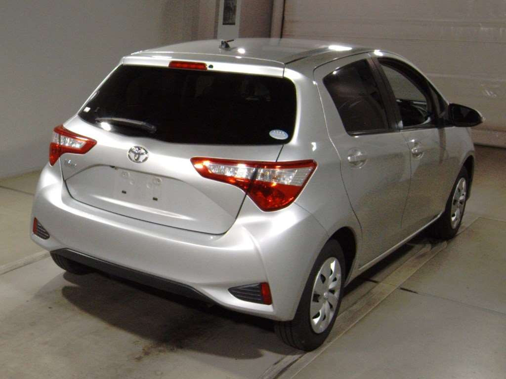 2018 Toyota Vitz KSP130[1]