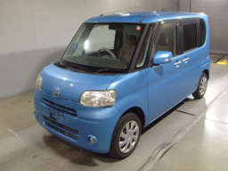 2011 Daihatsu Tanto