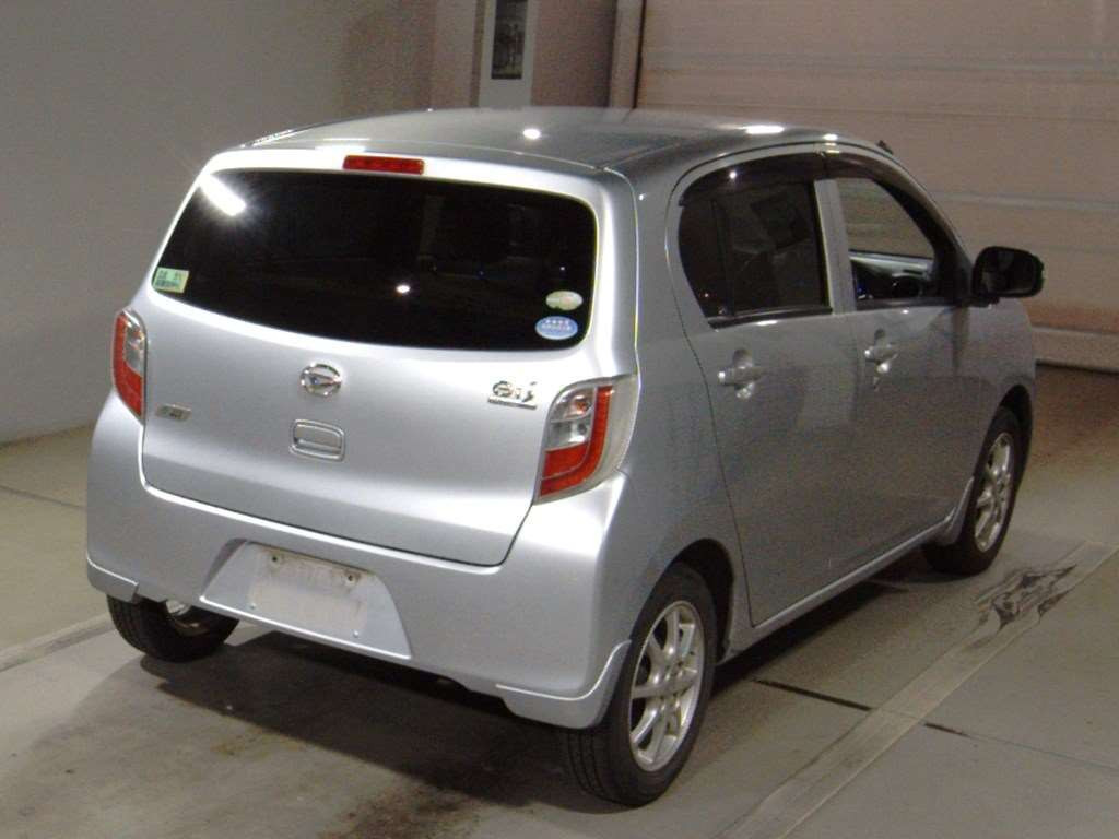 2011 Daihatsu Mira es LA300S[1]