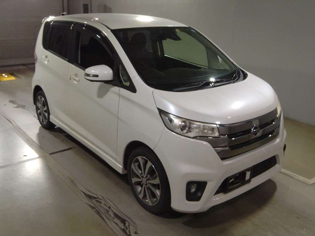 2015 Nissan DAYZ B21W[2]