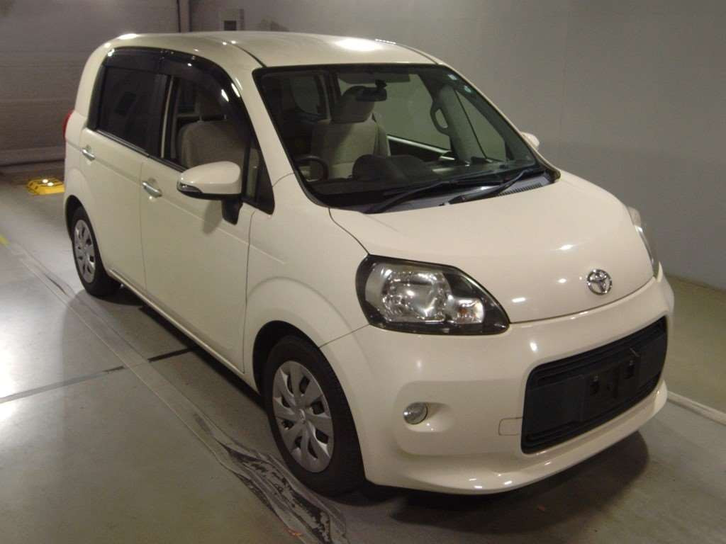 2014 Toyota Porte NCP141[2]