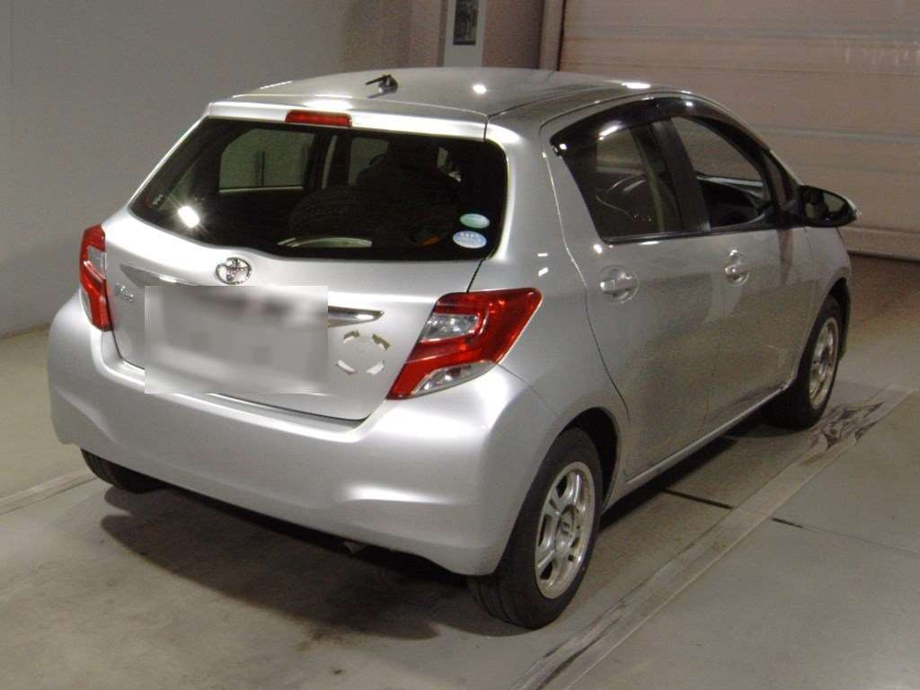 2015 Toyota Vitz KSP130[1]