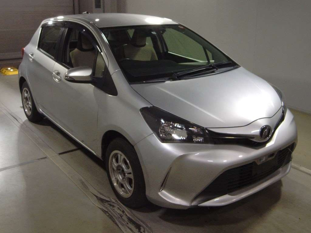 2015 Toyota Vitz KSP130[2]