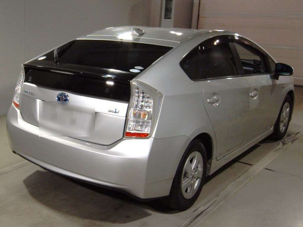 2010 Toyota Prius ZVW30[1]