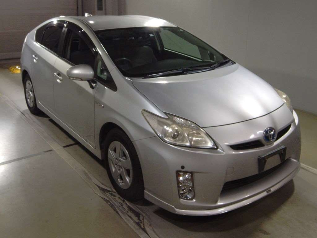 2010 Toyota Prius ZVW30[2]