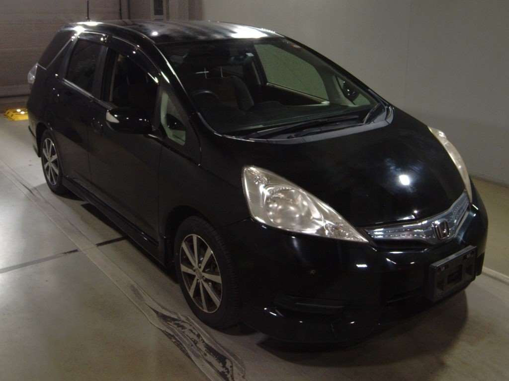 2012 Honda Fit Shuttle Hybrid GP2[2]