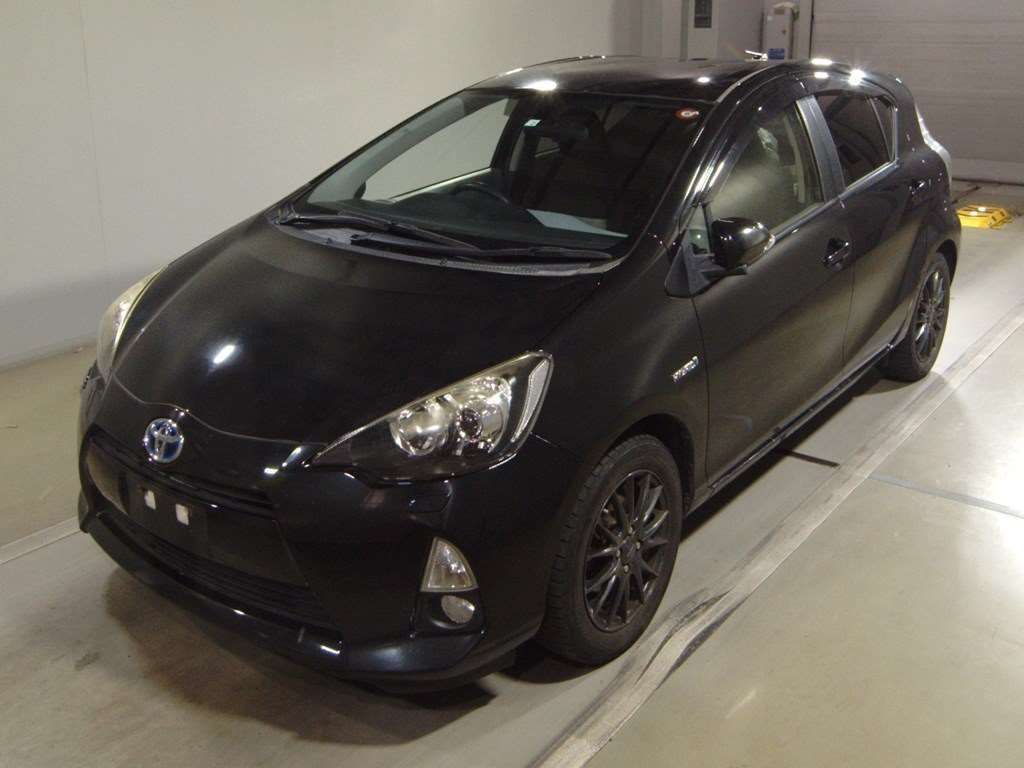 2012 Toyota Aqua NHP10[0]