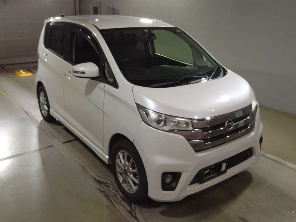 2013 Nissan DAYZ B21W[2]