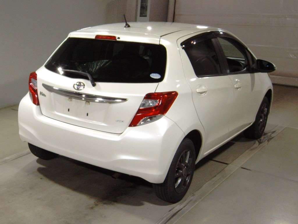 2014 Toyota Vitz NSP135[1]