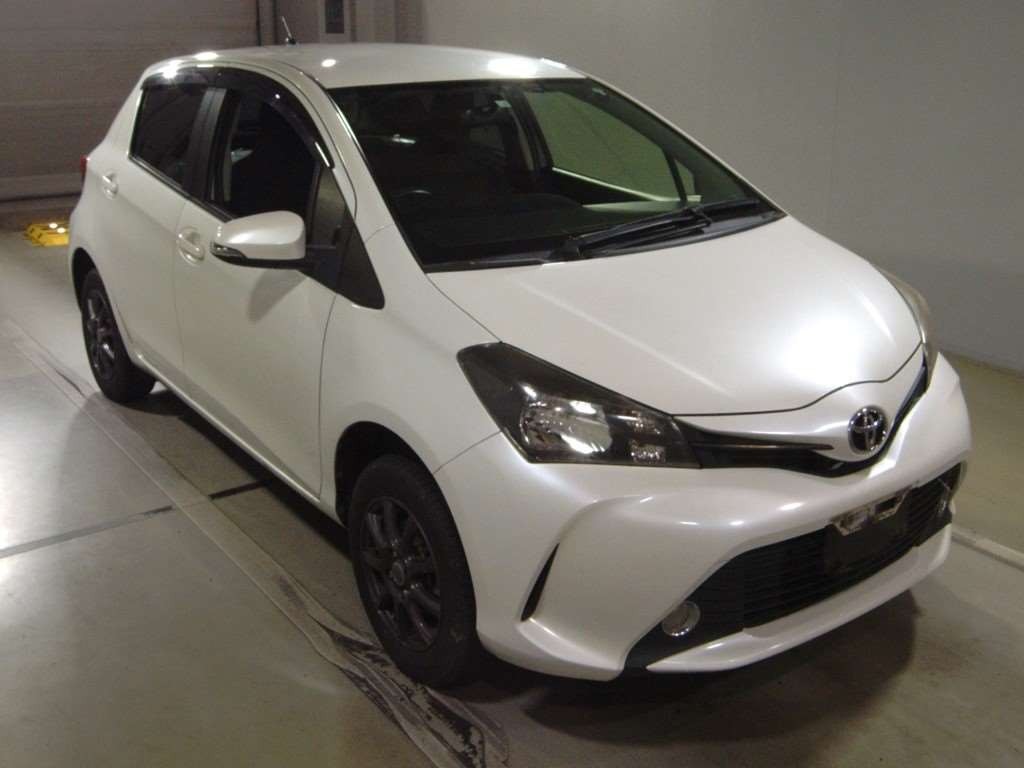 2014 Toyota Vitz NSP135[2]