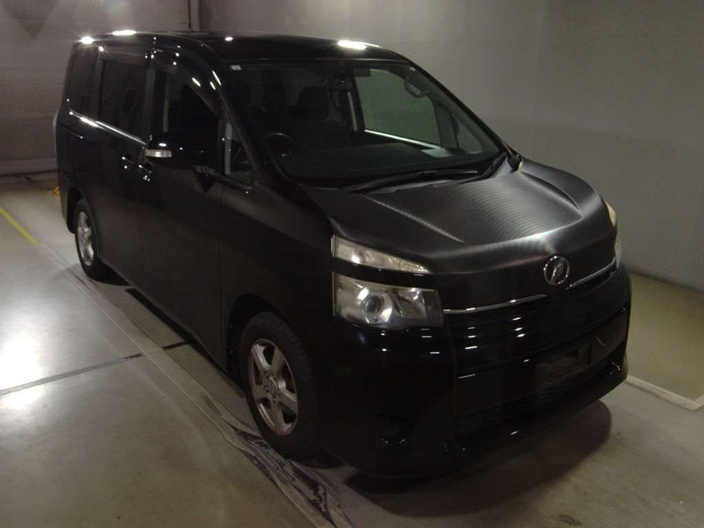 2011 Toyota Voxy ZRR70G[2]