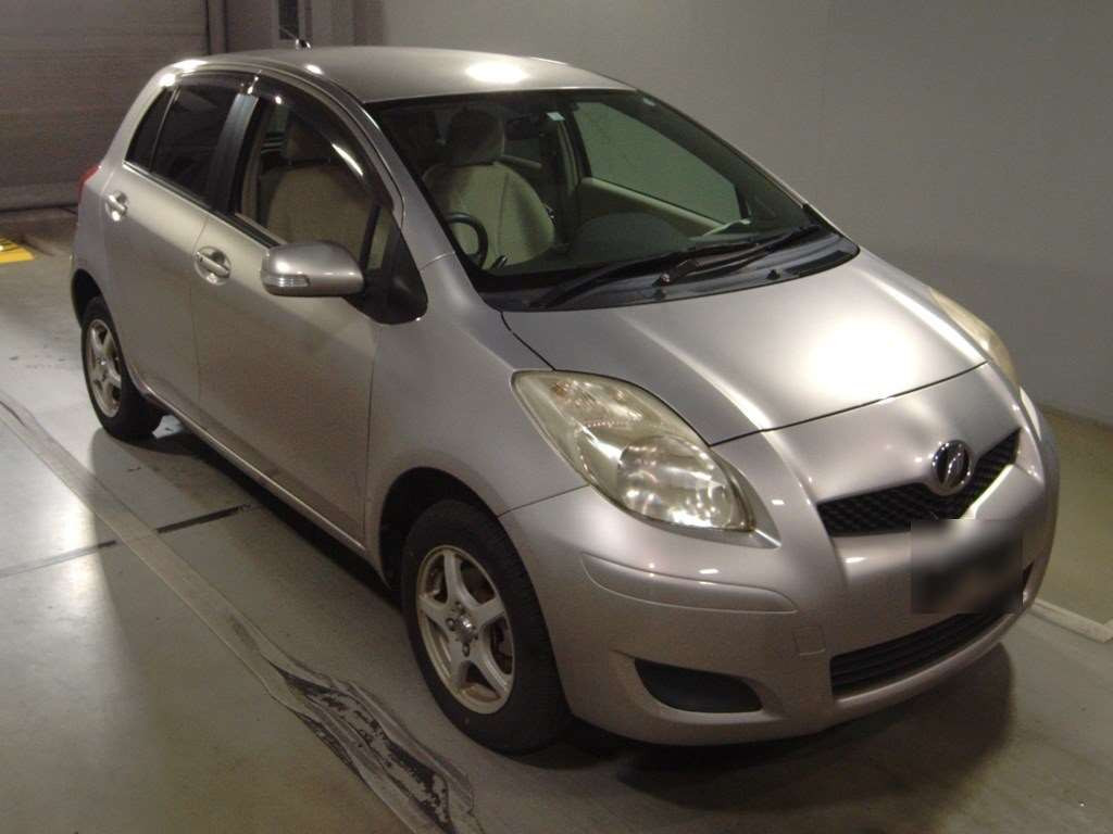 2010 Toyota Vitz NCP95[2]