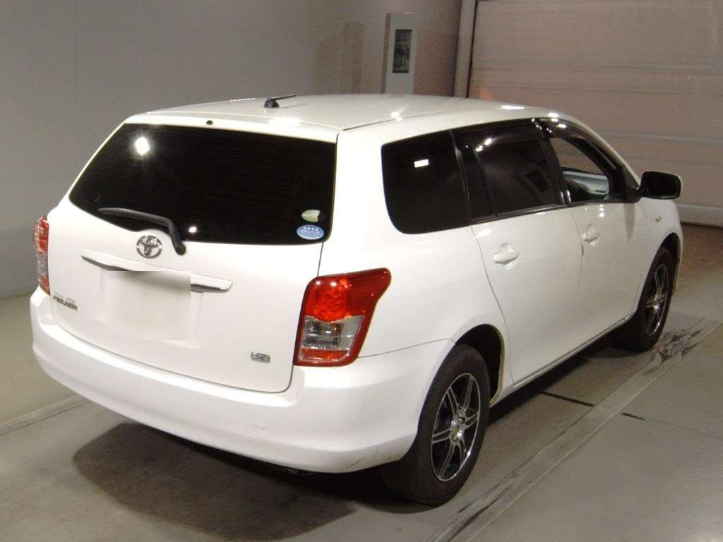 2011 Toyota Corolla Fielder NZE144G[1]