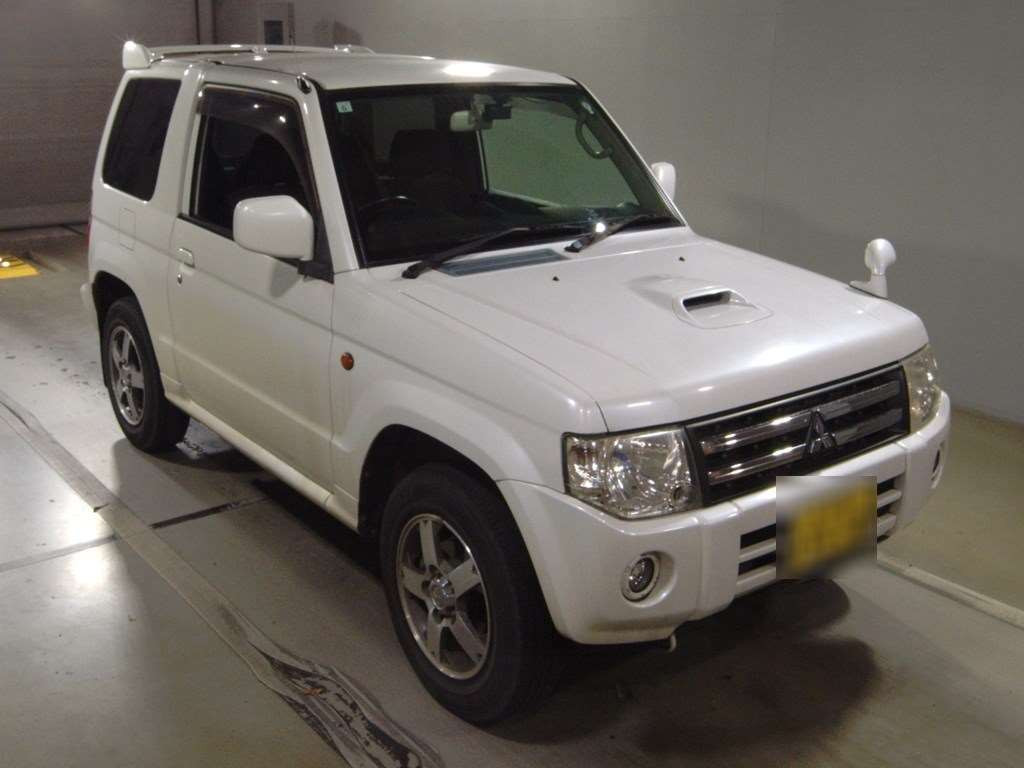 2009 Mitsubishi Pajero Mini H58A[2]