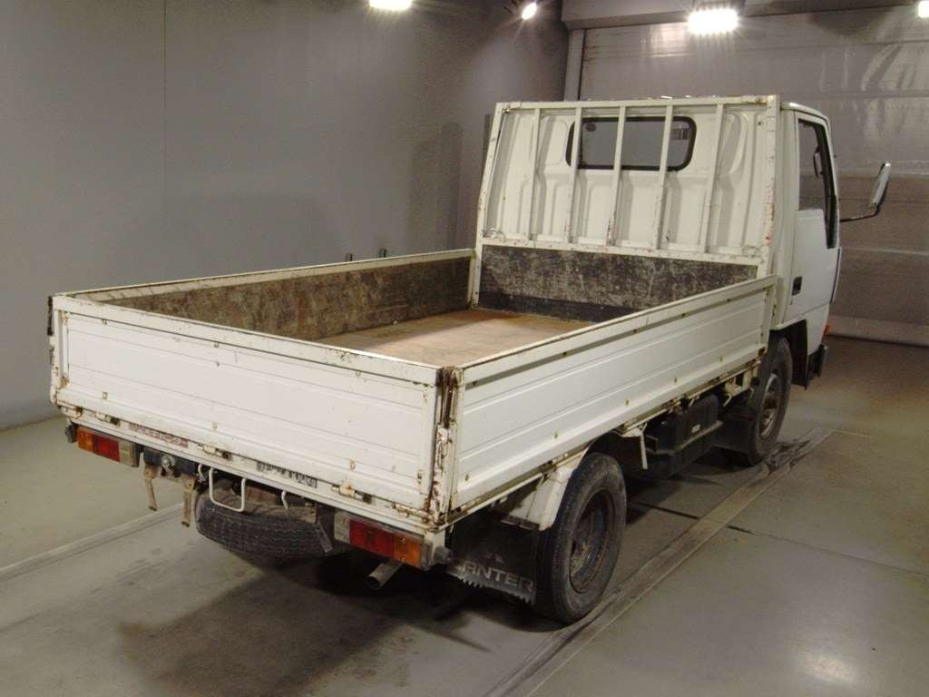 1988 Mitsubishi Fuso Canter FE305B[1]