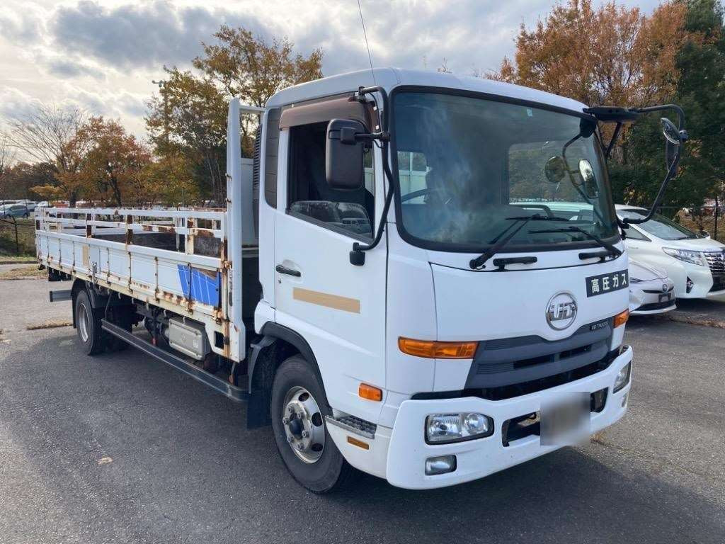 2011 UD Trucks condor MK38L[2]