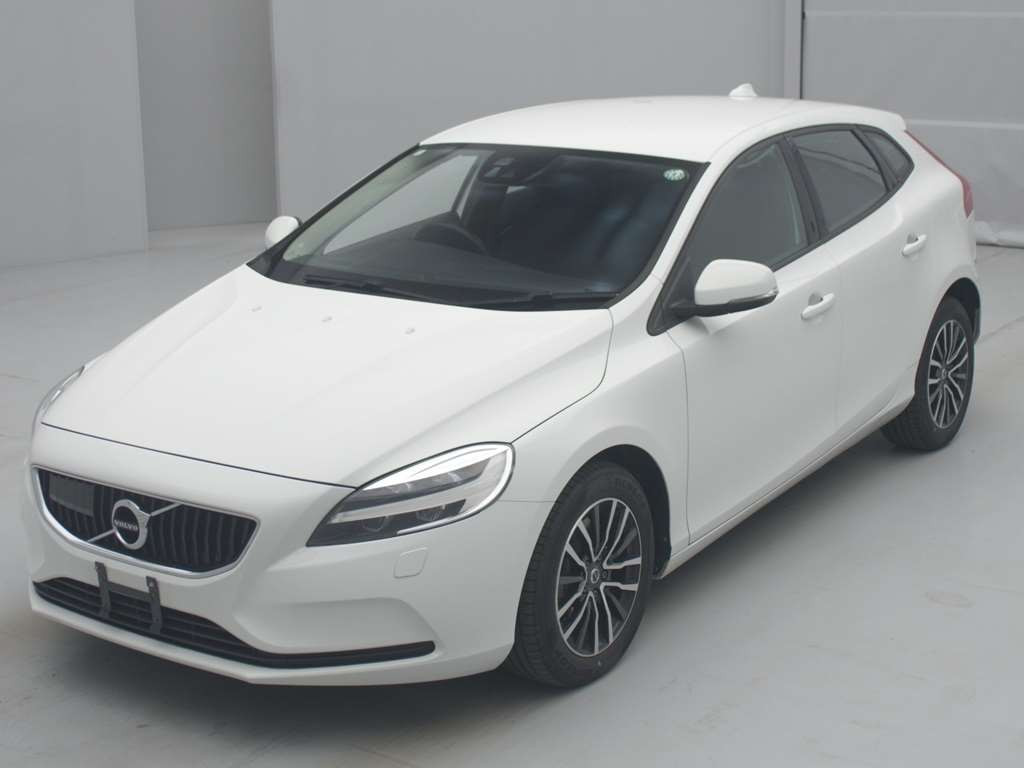 2019 Volvo V40 MB4154T[0]