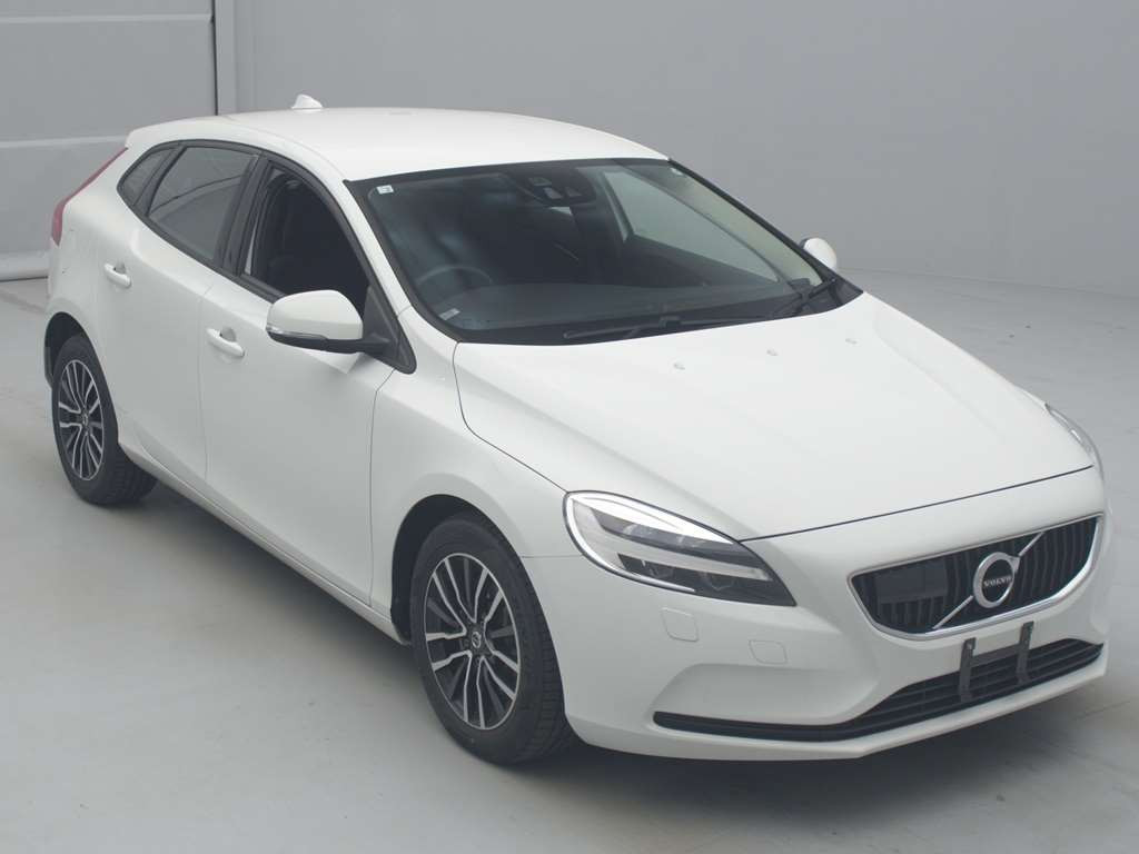 2019 Volvo V40 MB4154T[2]