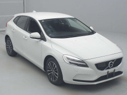 2019 Volvo V40