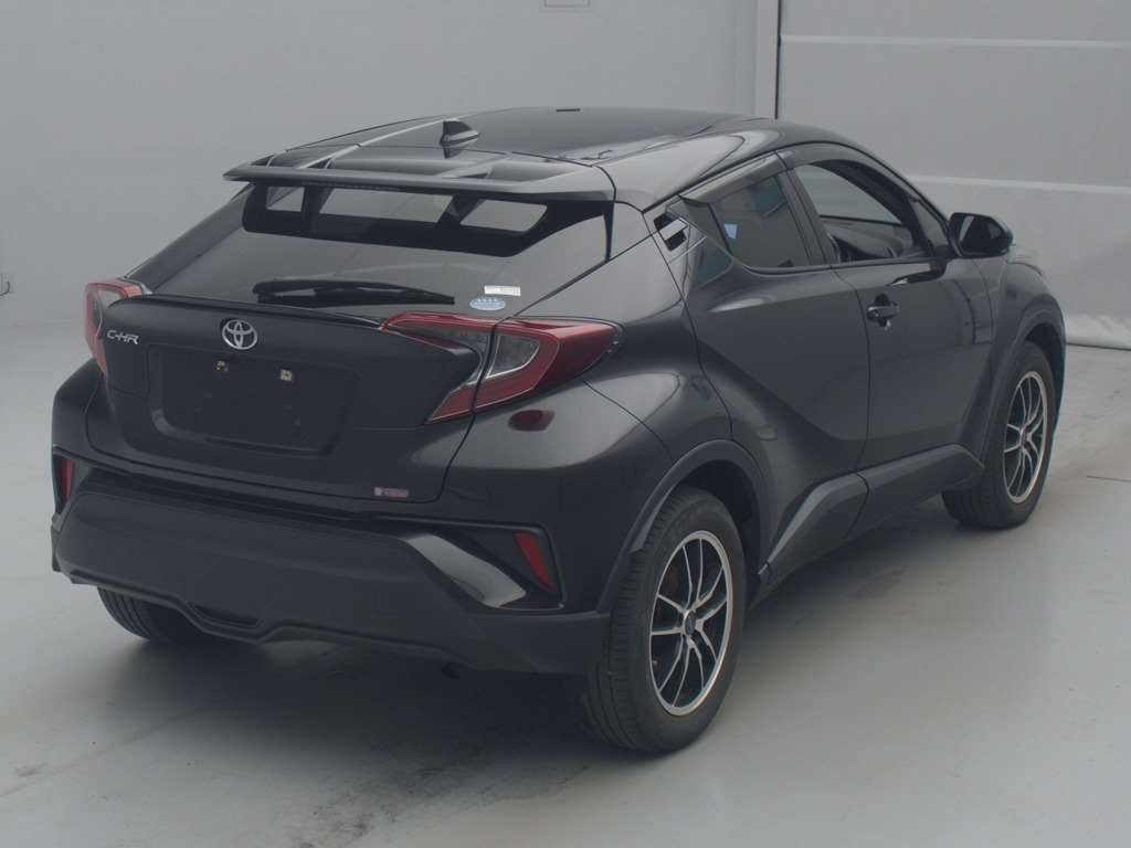 2019 Toyota C-HR NGX50[1]