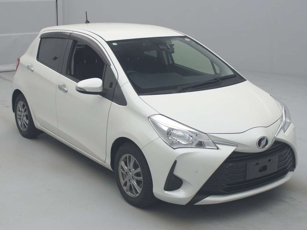 2018 Toyota Vitz NSP130[2]