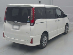 2016 Toyota Noah