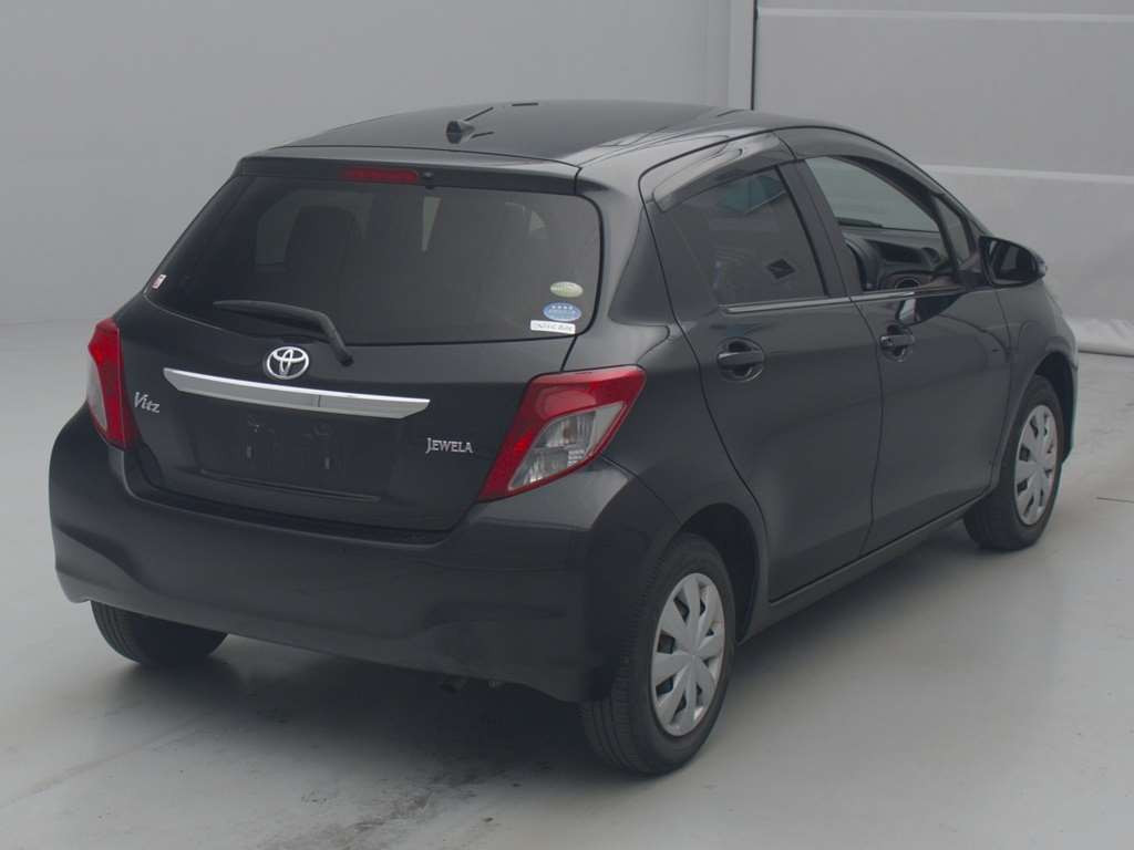 2011 Toyota Vitz KSP130[1]