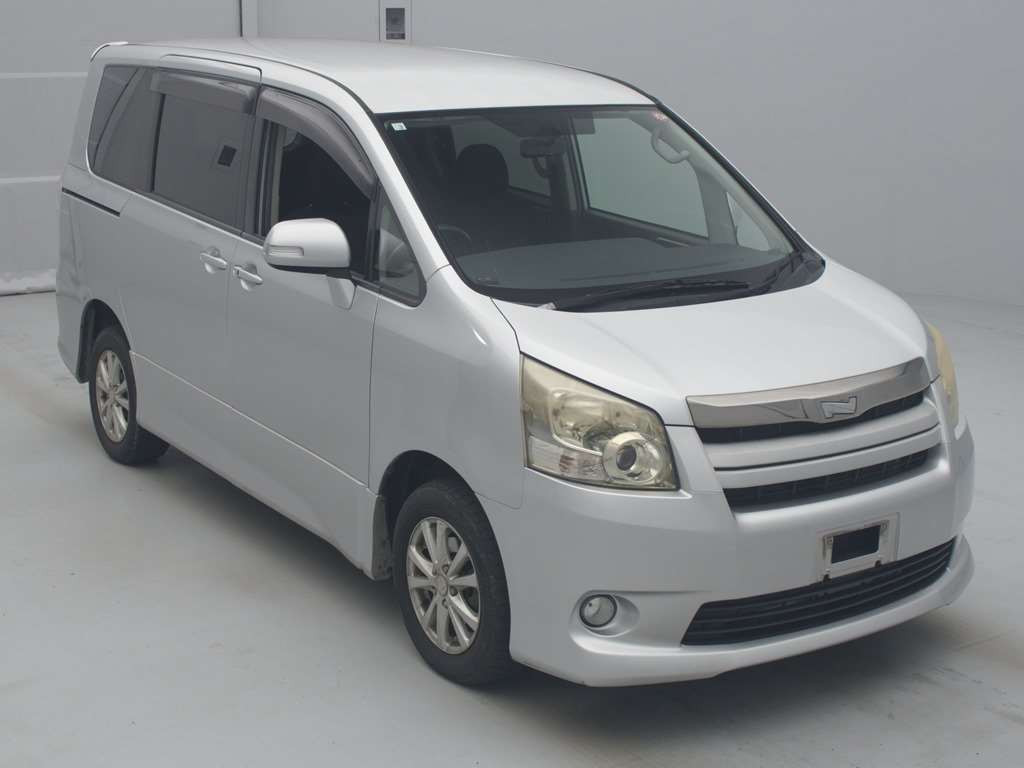 2008 Toyota Noah ZRR75W[2]