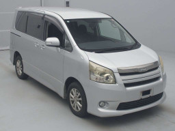 2008 Toyota Noah